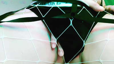 Рыжая тлумачыць, як дрочить член і дэманструе сваю шапіках - Брудныя словы